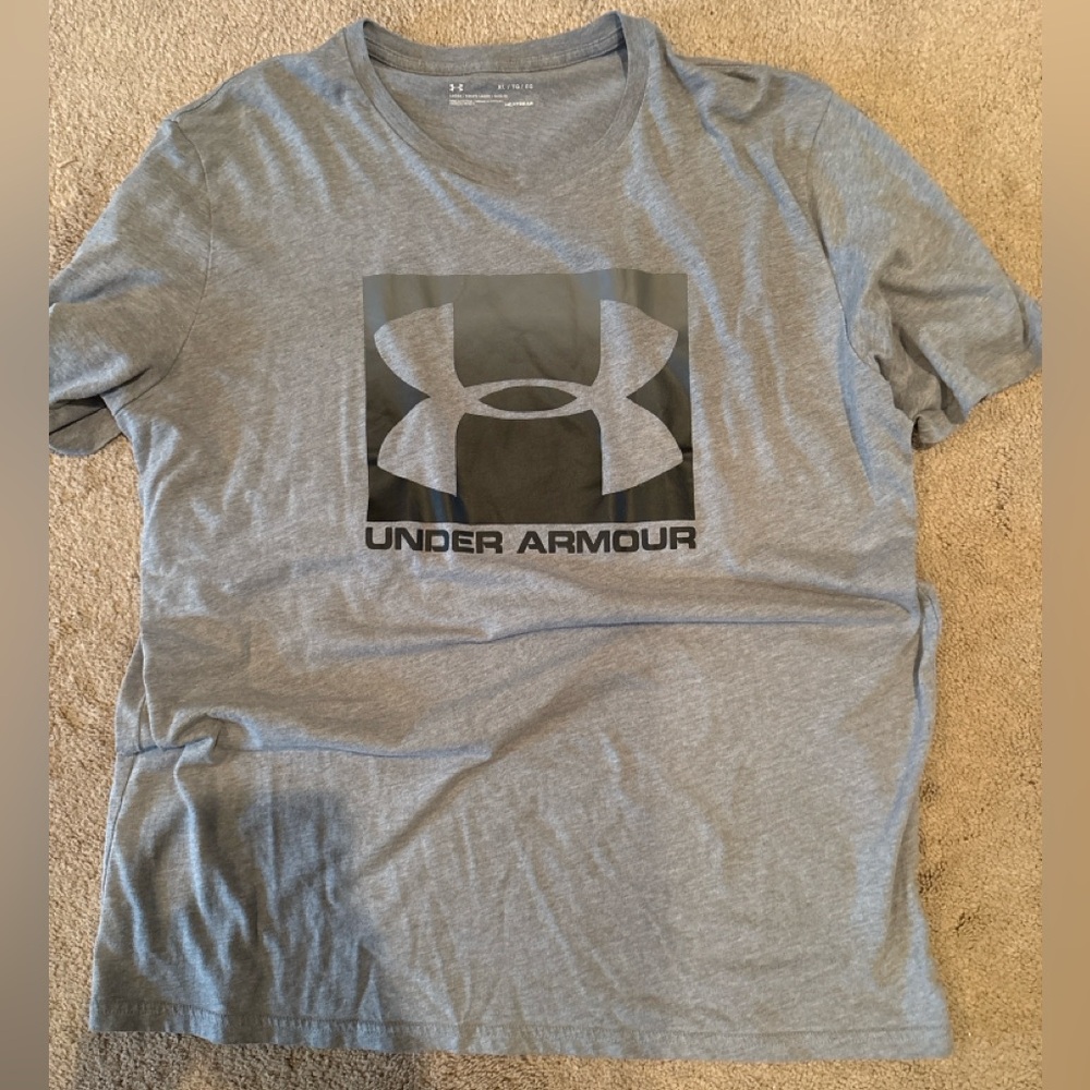 Under Armour HeatGear Graphic Logo T-Shirt Men’s XL Gray Loose Fit